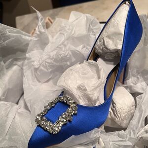 BRAND new Badgley Mischka royal blue pump